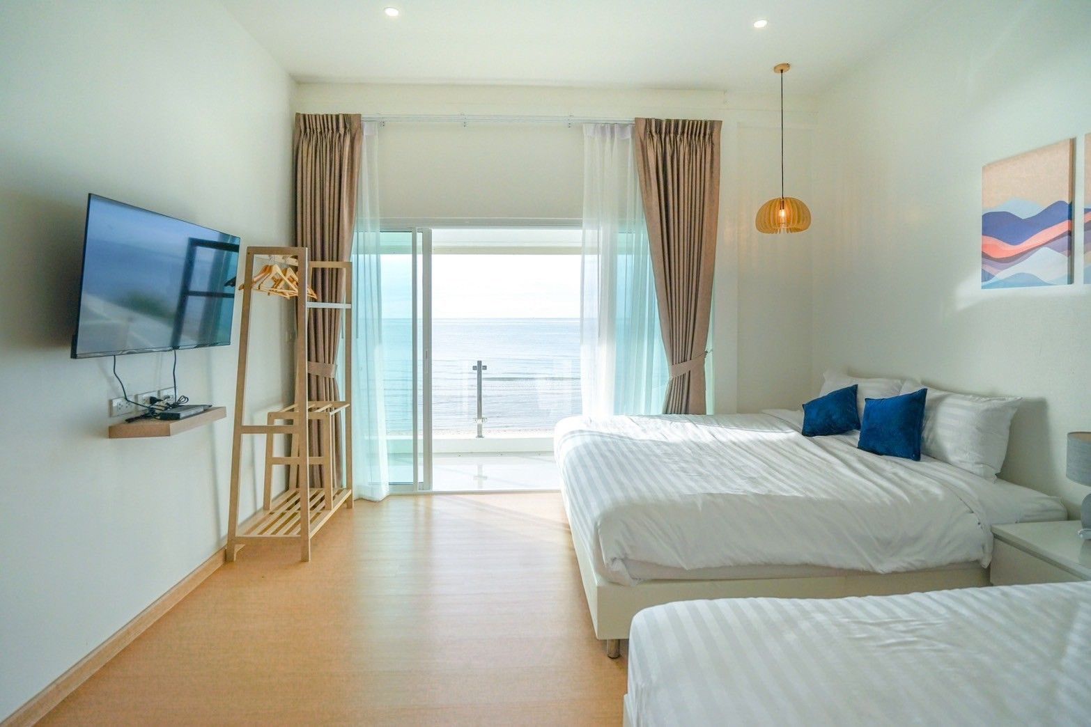 Villa front entrance at Bubble Sea VII Cha-Am