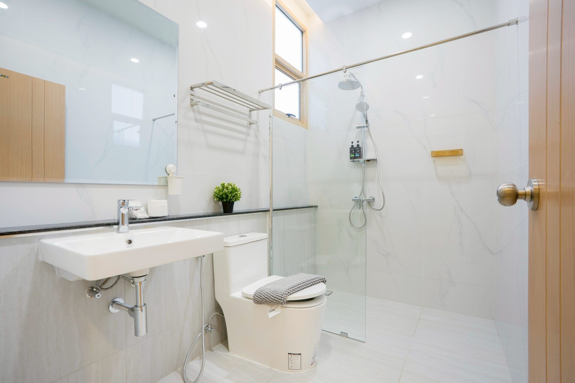 Entertainment area with billiards at Noble V