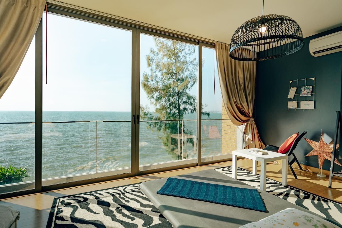 Pink Sand Beachfront Villa villa photo