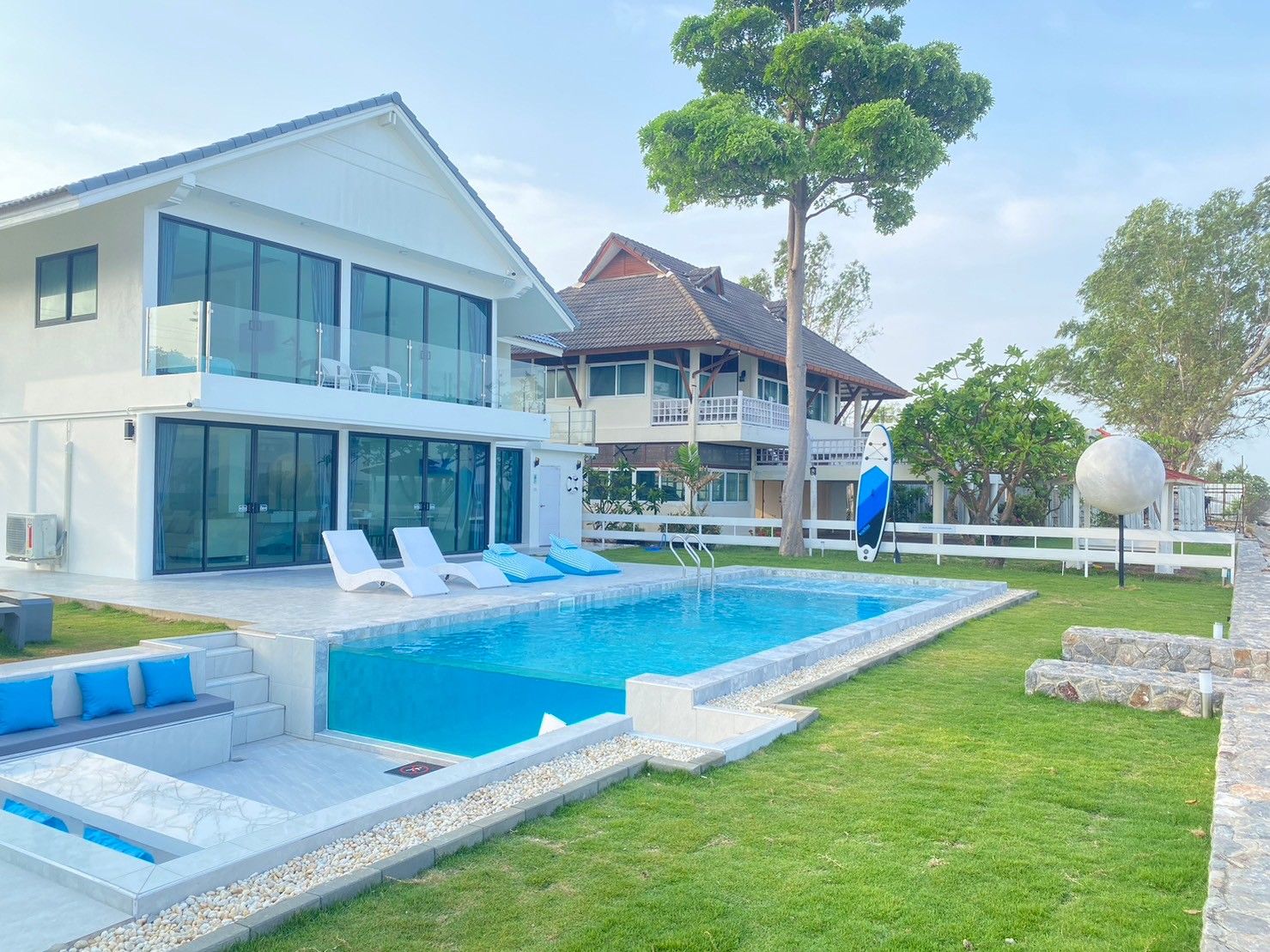 Outdoor area – Pailay V Beachfront Pool Villa (01)