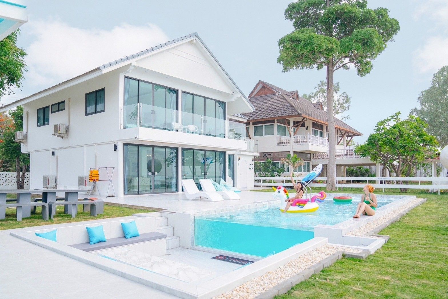 Outdoor area – Pailay V Beachfront Pool Villa (07)