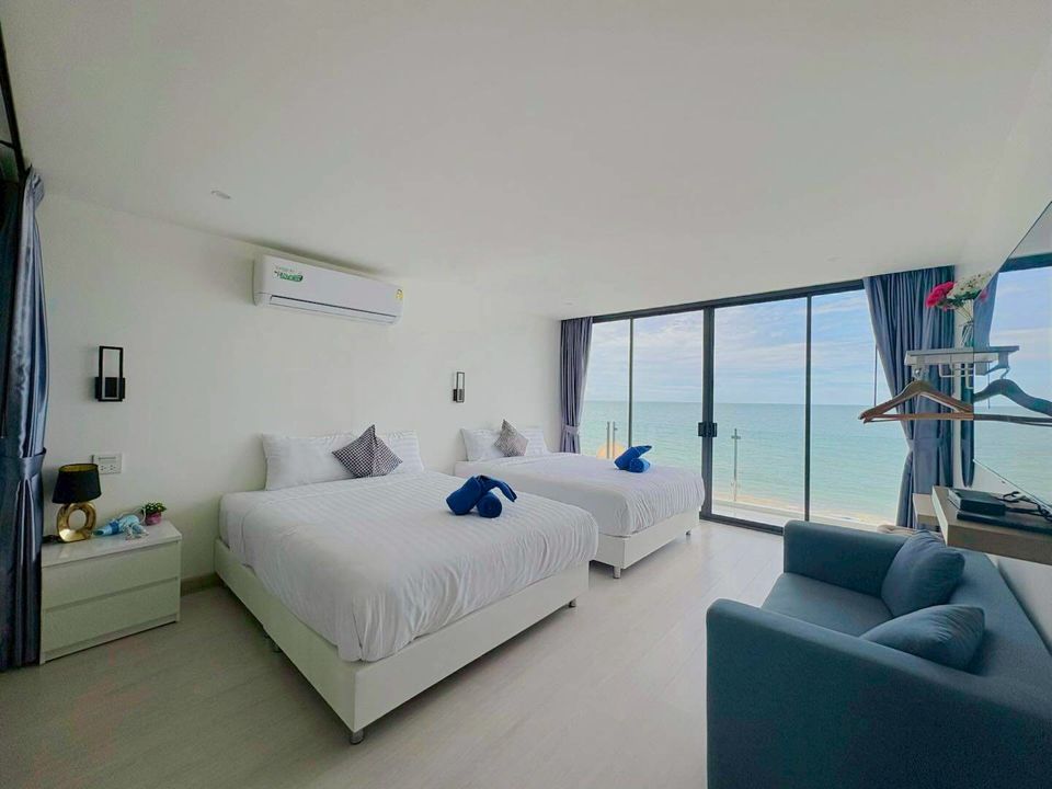 Bedroom - Pailay V Beachfront Pool Villa (05)