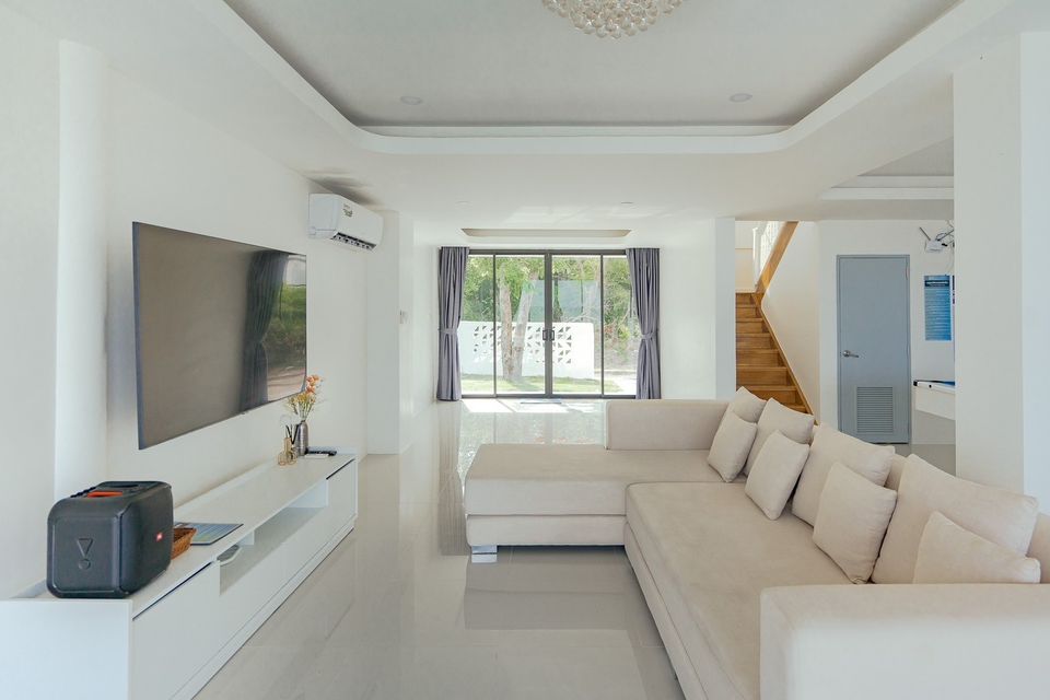 Living area - Pailay V Beachfront Pool Villa (01)
